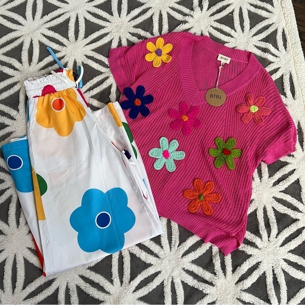 NWOT Adorable Floral Pants Size Small - Picture 5 of 5